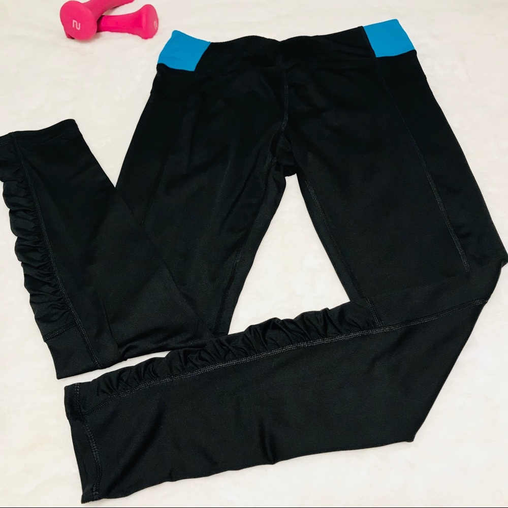 ‼️SOLD OUT‼️ Calvin Klein Performance Leggings - Picture 5 of 5